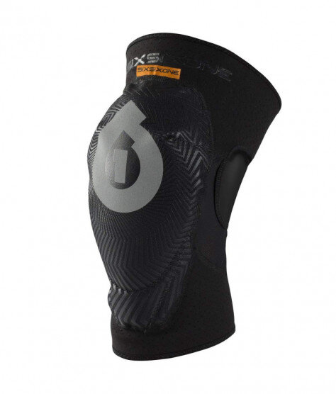 661 COMP AM KNEE BLACK YOUTH