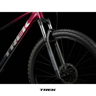 TREK MARLIN 6 Rage Red to Deep Dark Blue Fade | Крос кънтри велосипед