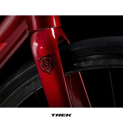Trek Domane Al 2 Gen 4 Dark Carmine Fade | Шосеен велосипед Trek Domane Al 2 Gen 4 Dark Carmine Fade | Шосеен велосипед