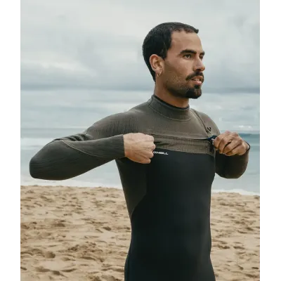 Мъжки неопренов костюм O'NEILL Hyperfreak 3/2+ Chest Zip Full Мъжки неопренов костюм O'NEILL Hyperfreak 3/2+ Chest Zip Full