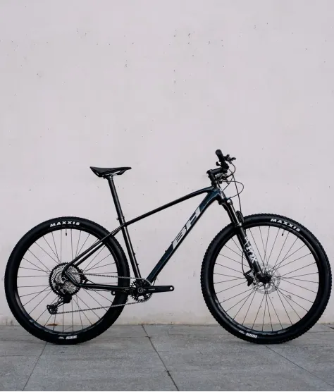 Крос кънтри велосипед BH EXPERT 4.5, черен