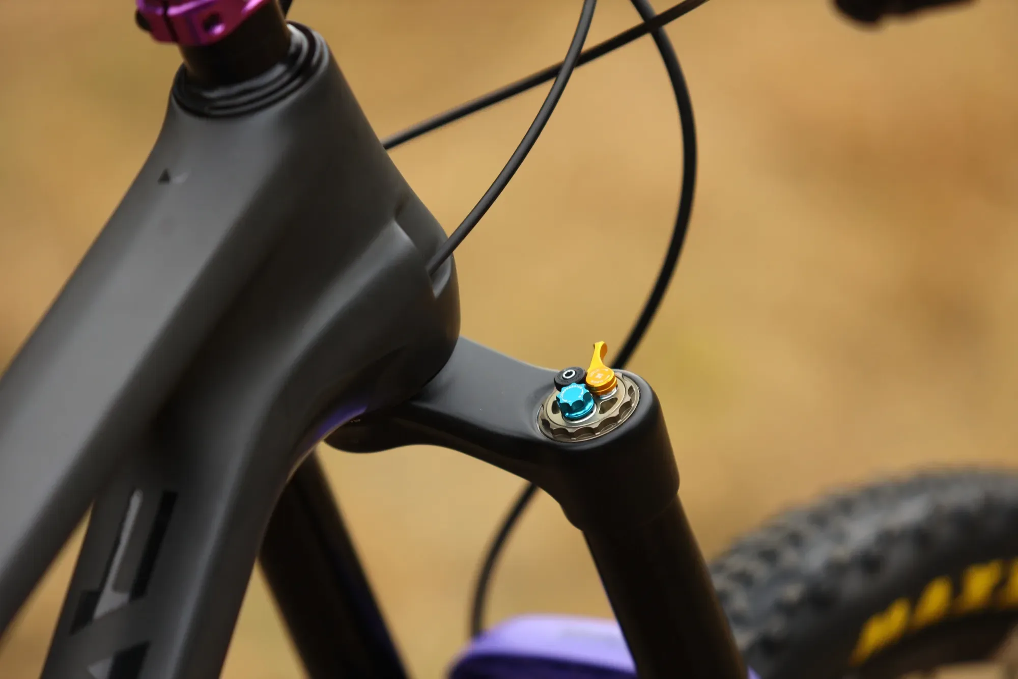 Formula Selva R 170 mm – корона и регулировки на вилката
