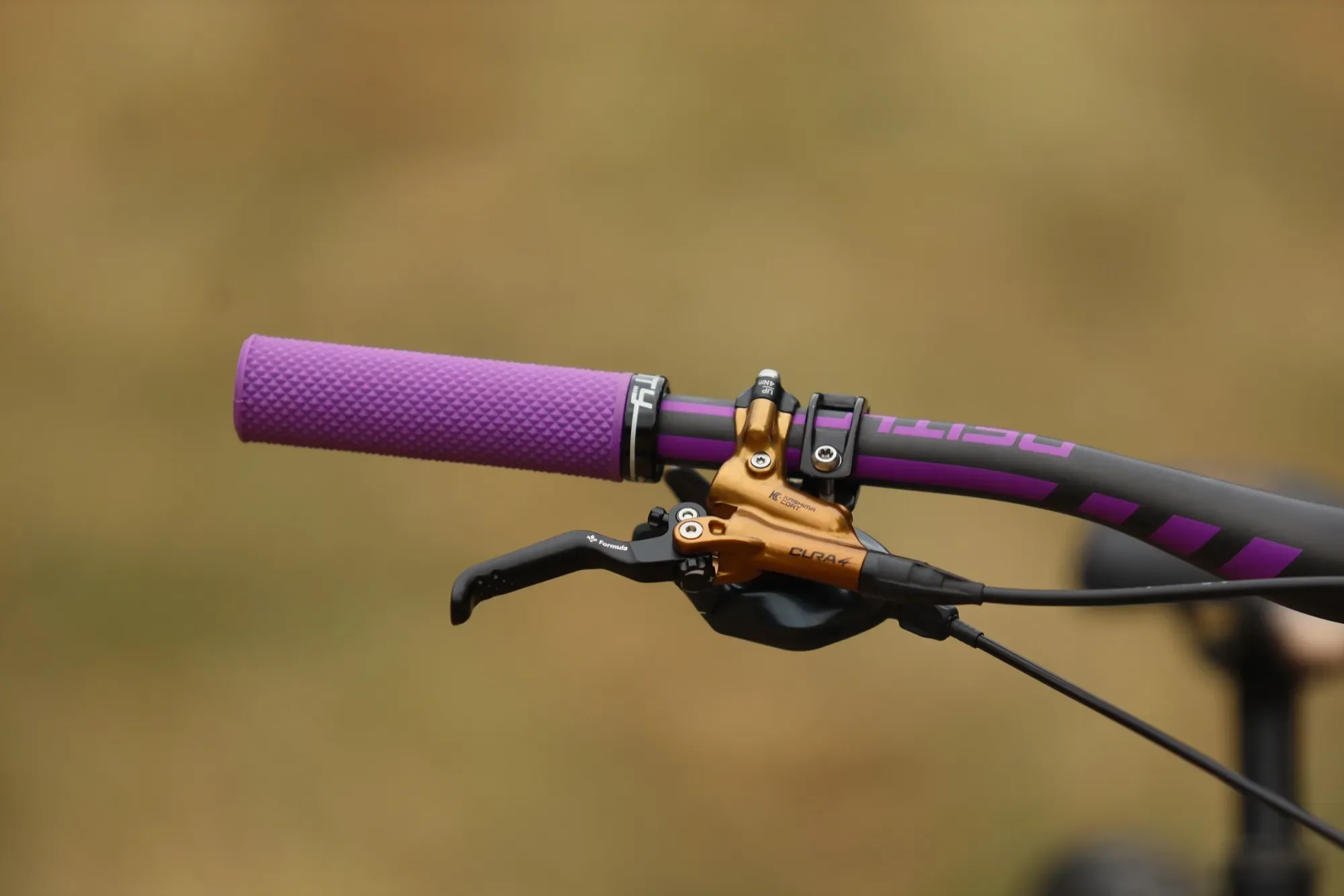 Formula Cura 4 Kashima спирачен лост и DEITY грип